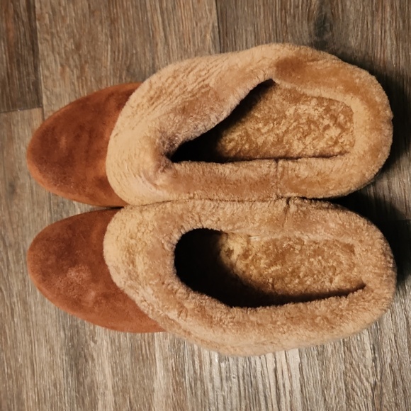 Antelope Collection Suede Slip-On Wedges - Size 39 - Picture 5 of 12